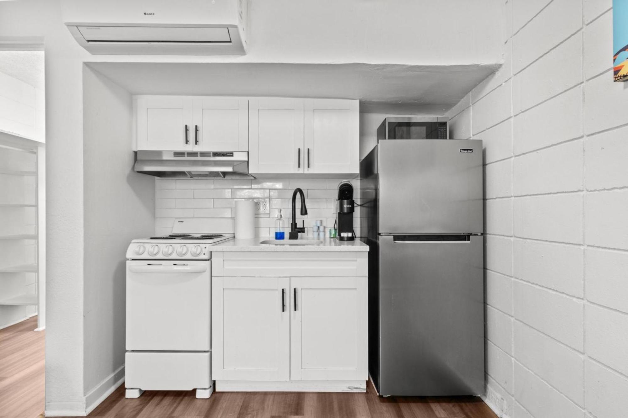 Modern Downtown St Petersburg Studio Pet-Friendly Affordable! エクステリア 写真